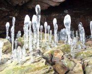神秘的な景色に感動♪大幽洞窟の氷筍は1日コースの見所の一つです。