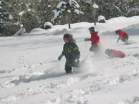 小学1年生から楽しめる！家族で雪遊びを満喫しよう。