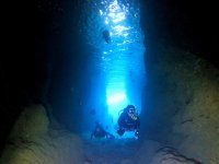 神秘的な青の洞窟を探検！「青の洞窟コース」