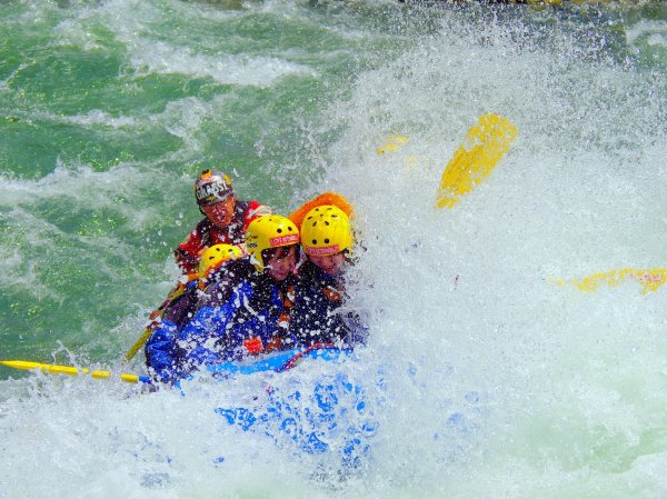 ★春の激流ラフティング　上流