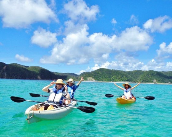 マングローブツアーだけではありません！沖縄のマリンブルーが光り輝く太平洋に行くツアーセットもございます。