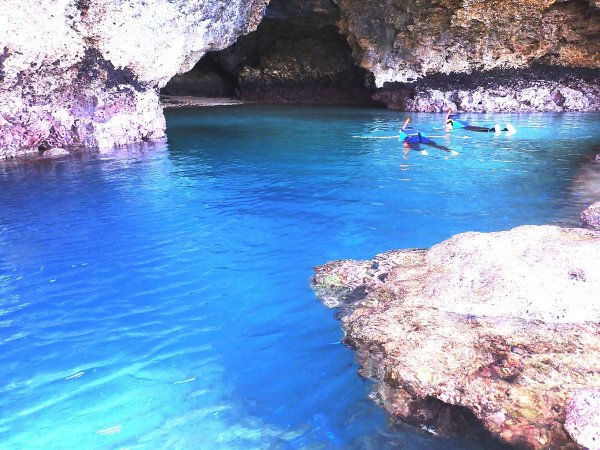 神秘的な青の洞窟を探検しよう