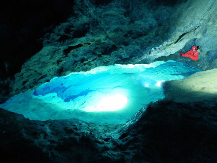 東海のケイビング 洞窟探検 鍾乳洞 の体験ツアー そとあそび